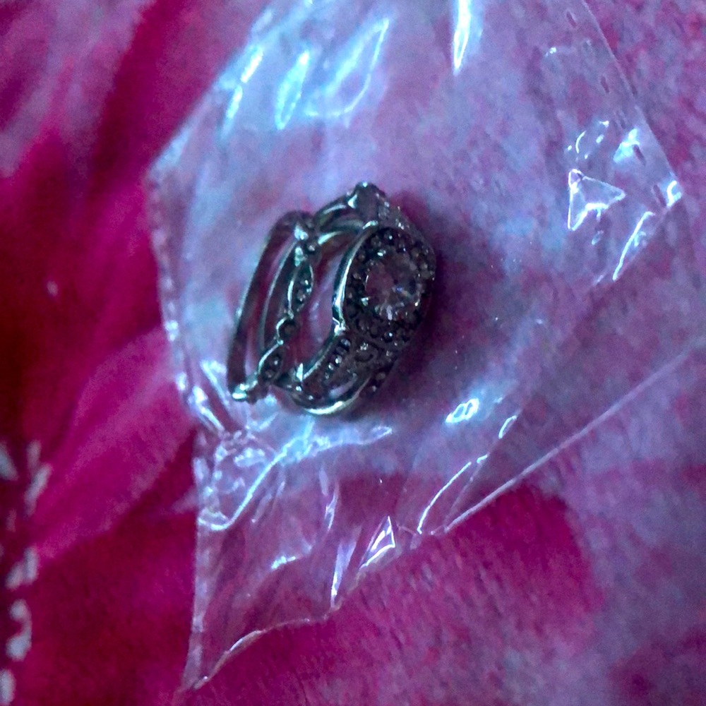 Brand new never worn ring set